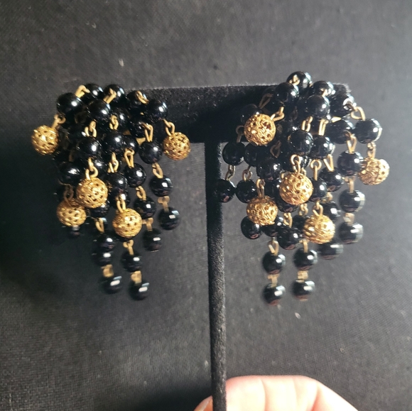Elegant Black and Gold Beaded Earrings‎ - Picture 1 of 4